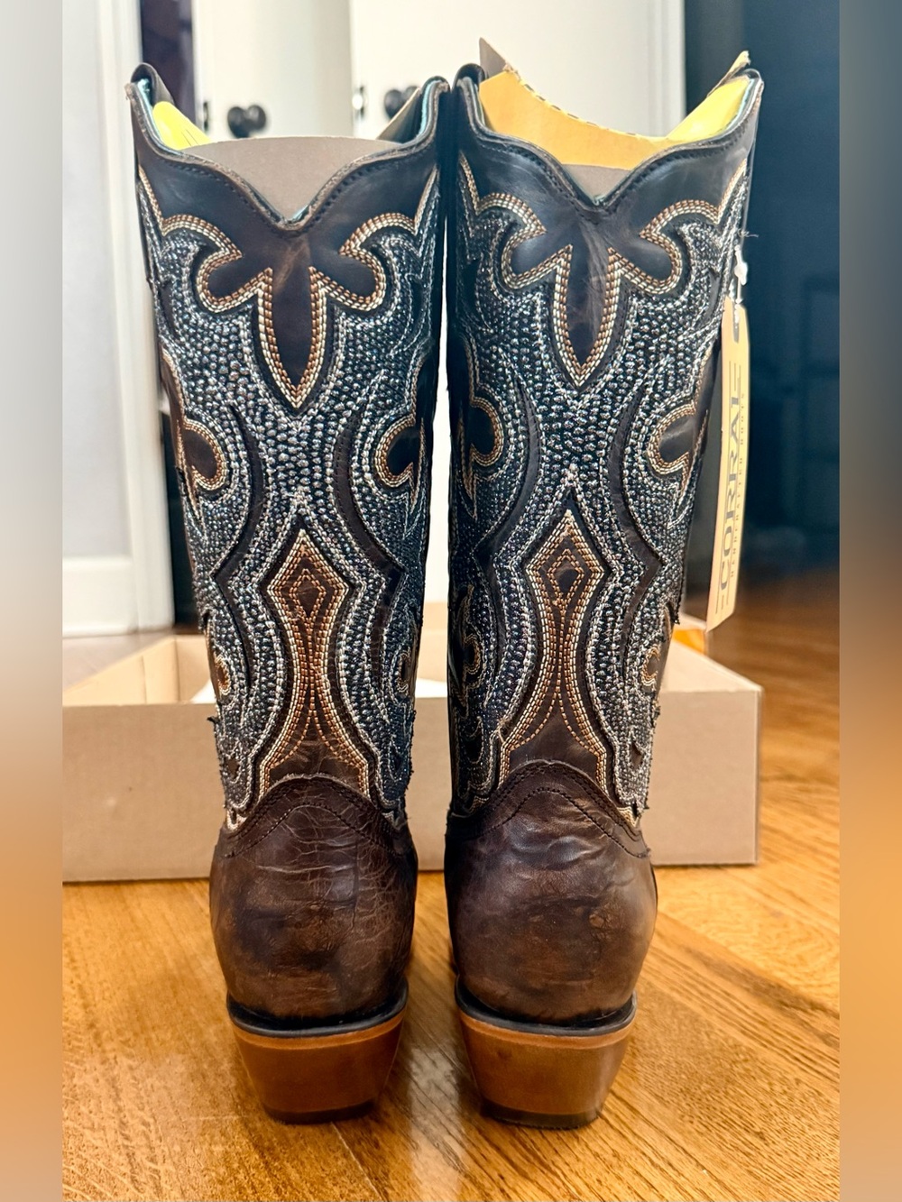 NWT Women’s Corral boot size 9. - Picture 4 of 8